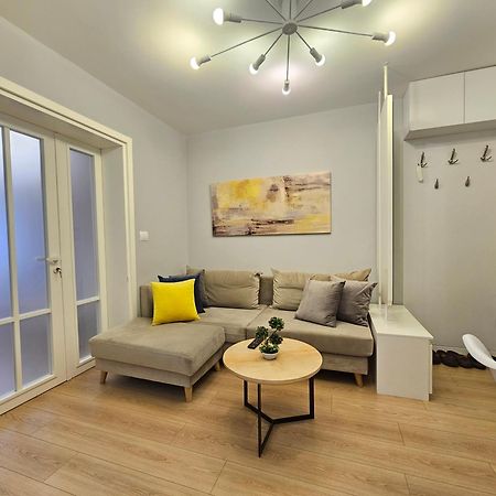 Apartament Valentino'S Nest Tirana Zewnętrze zdjęcie